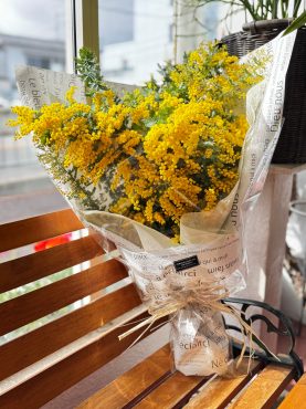 ３月８日はミモザの日｜「西冨花園」　（大阪府池田市の花キューピット加盟店 花屋）のブログ